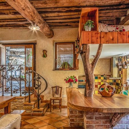 The Dragon Barn - Studio Ascou ภายนอก รูปภาพ