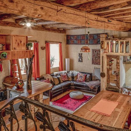 The Dragon Barn - Studio Ascou ภายนอก รูปภาพ
