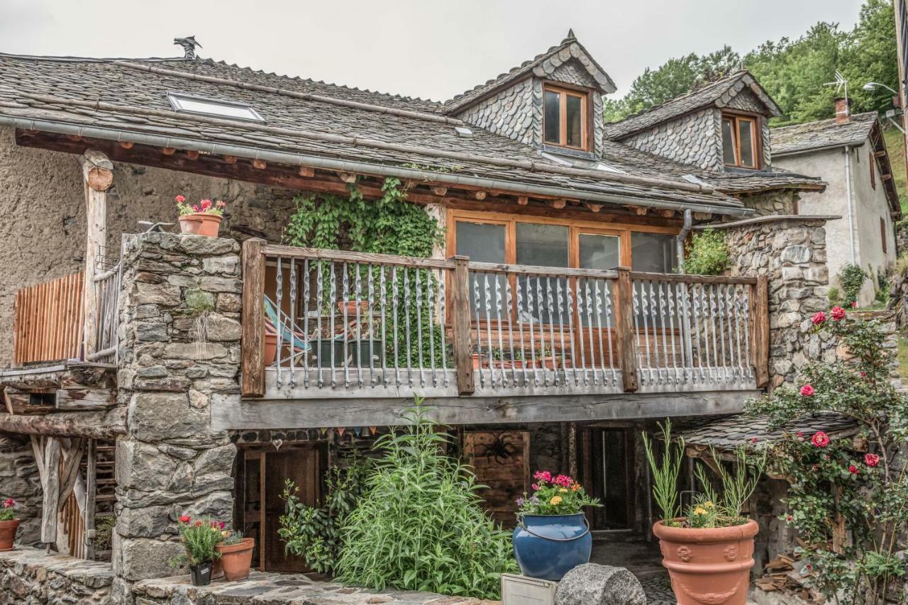 The Dragon Barn - Studio Ascou ภายนอก รูปภาพ