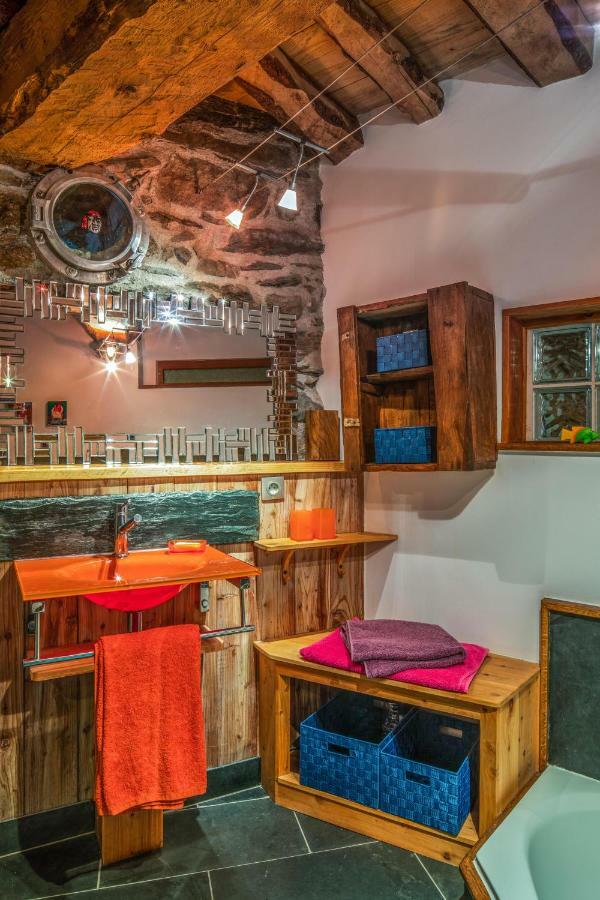The Dragon Barn - Studio Ascou ภายนอก รูปภาพ
